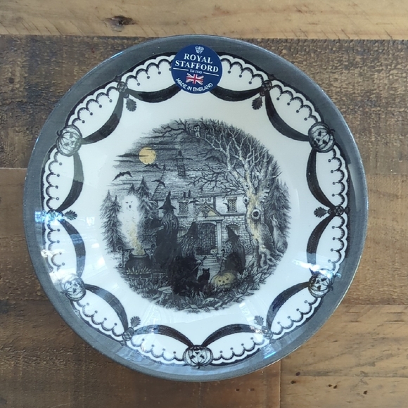 Royal Stafford Halloween Bowls - Set Of 4 - Witches & Ghost - Picture 1 of 6